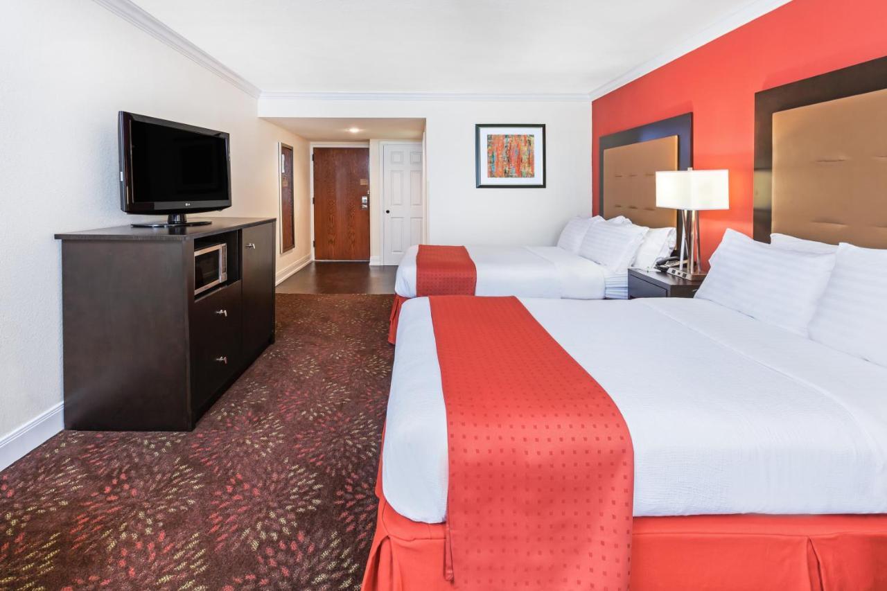 Holiday Inn Tyler - Conference Center By Ihg Esterno foto