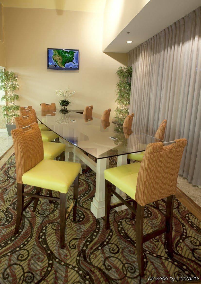 Holiday Inn Tyler - Conference Center By Ihg Esterno foto